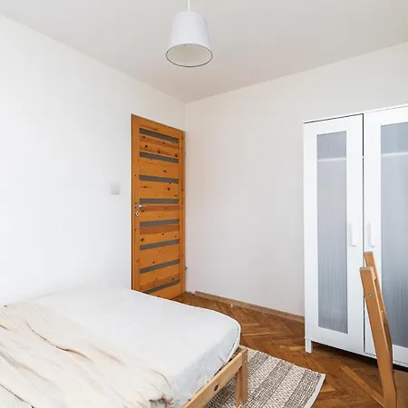Superapart Piwarskiego 16 * Warsaw
