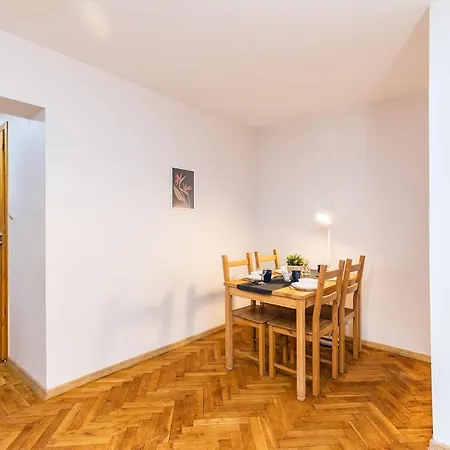 Superapart Piwarskiego 16 Warsaw